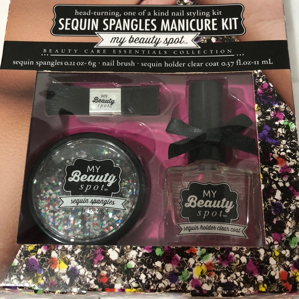 Manicure Kit - Picture 2 of 2